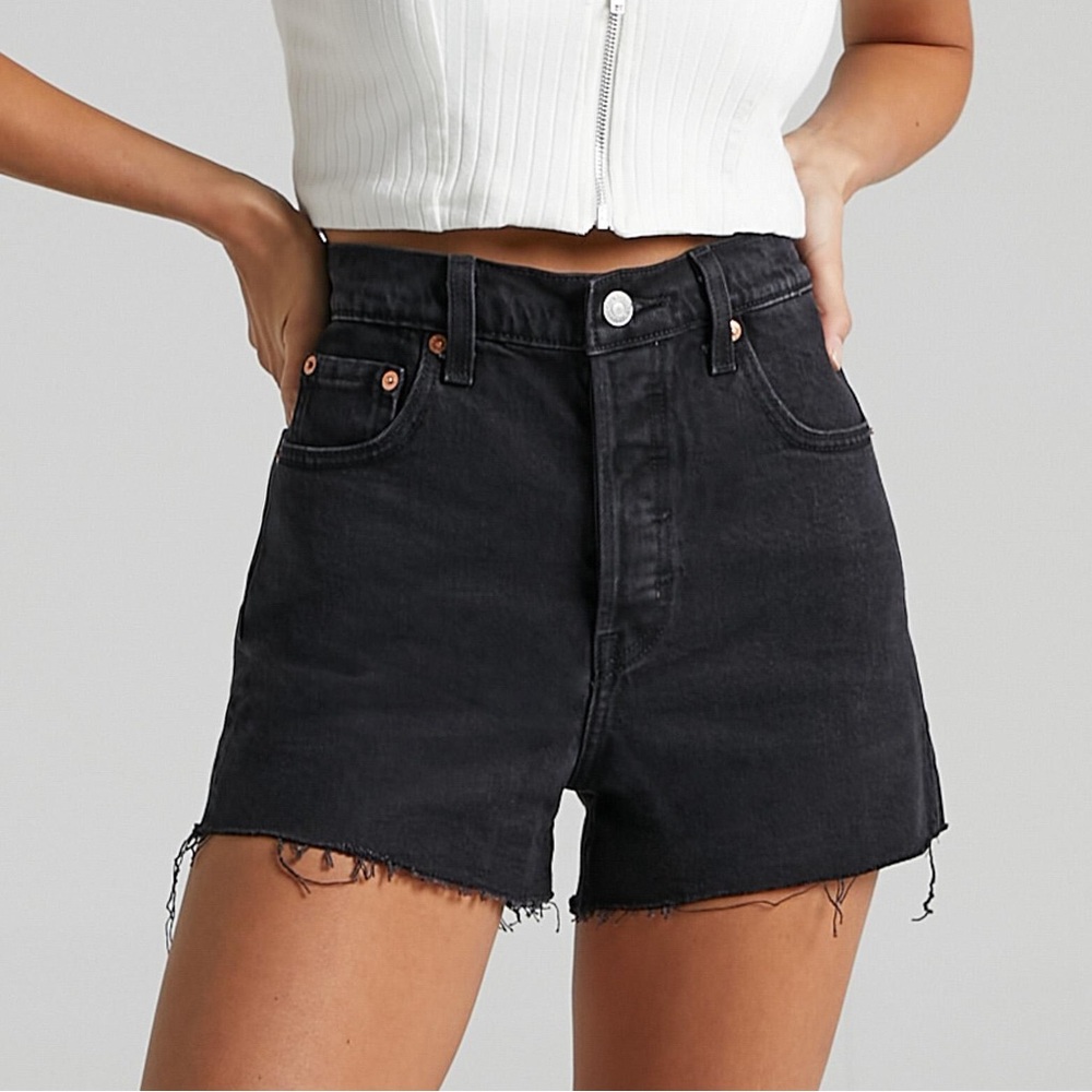 New Levi's Ribcage denim Cutoff Jean Shorts - Picture 3 of 11